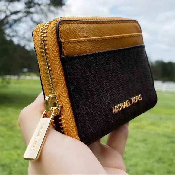 NWT Michael Kors Cardholder/Wallet - Picture 2 of 7